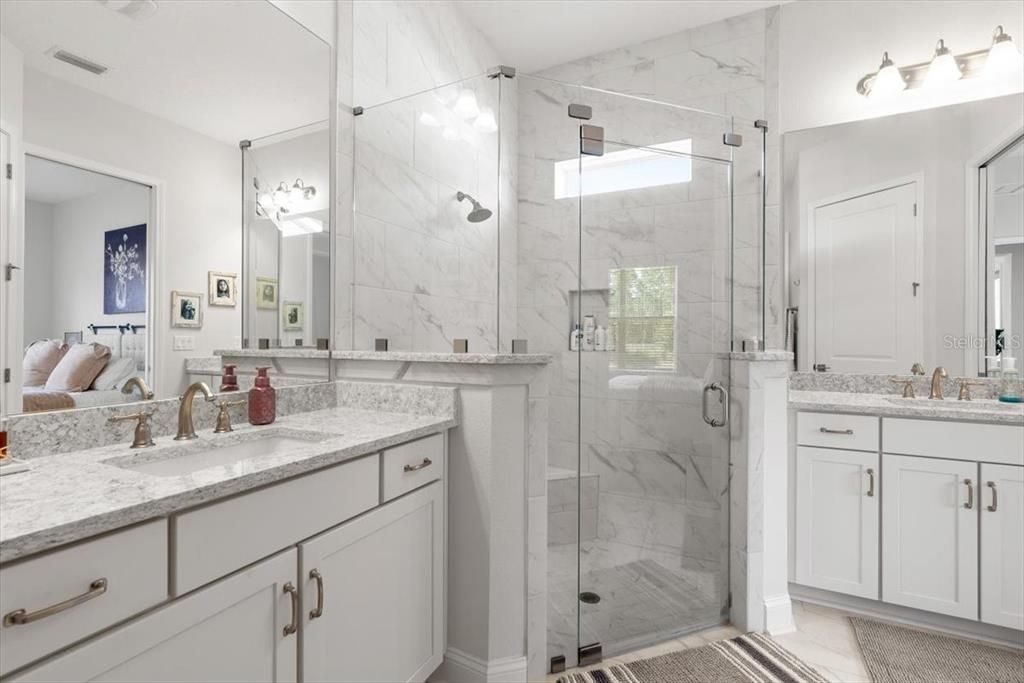 En Venta: $635,000 (4 camas, 3 baños, 2730 Pies cuadrados)