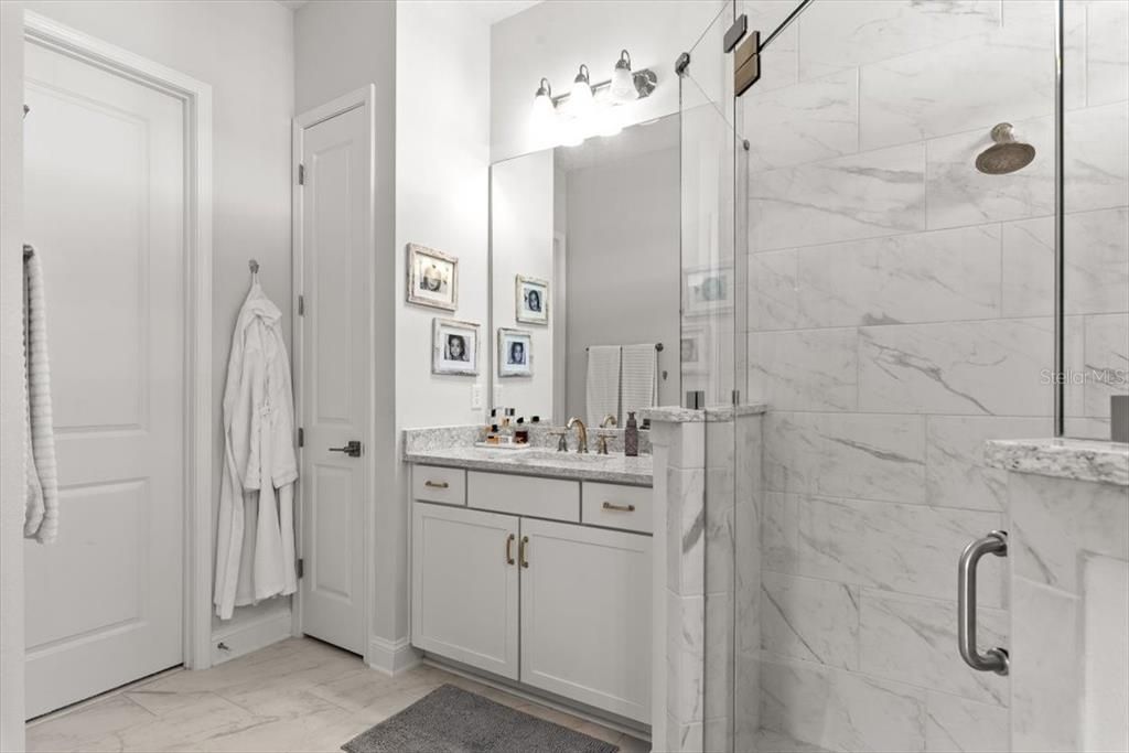 En Venta: $635,000 (4 camas, 3 baños, 2730 Pies cuadrados)