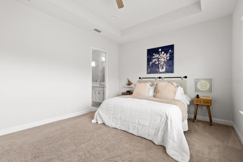 En Venta: $635,000 (4 camas, 3 baños, 2730 Pies cuadrados)