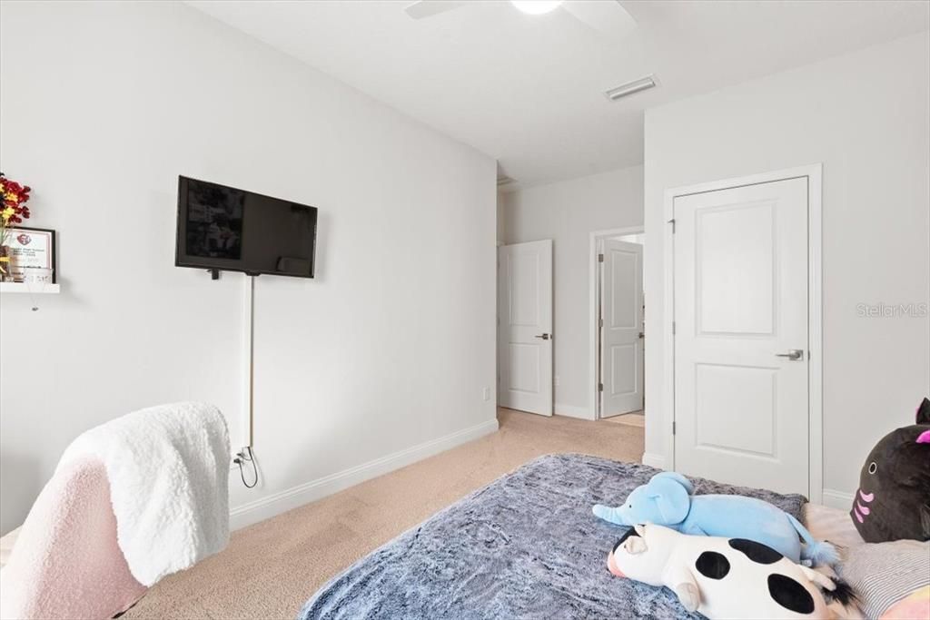 En Venta: $635,000 (4 camas, 3 baños, 2730 Pies cuadrados)