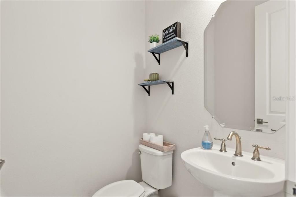 En Venta: $635,000 (4 camas, 3 baños, 2730 Pies cuadrados)