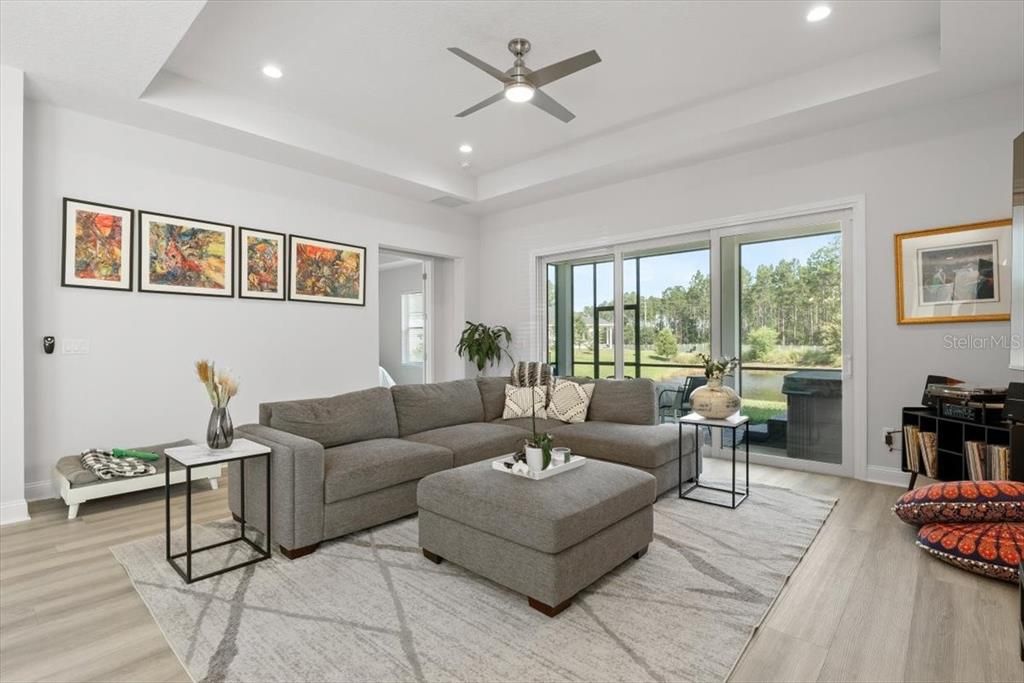 En Venta: $635,000 (4 camas, 3 baños, 2730 Pies cuadrados)