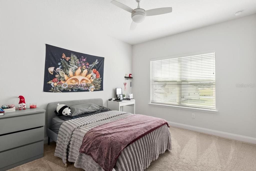 En Venta: $635,000 (4 camas, 3 baños, 2730 Pies cuadrados)