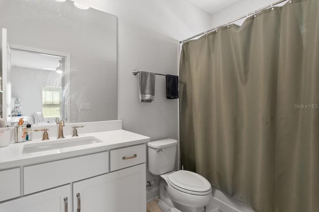 En Venta: $635,000 (4 camas, 3 baños, 2730 Pies cuadrados)