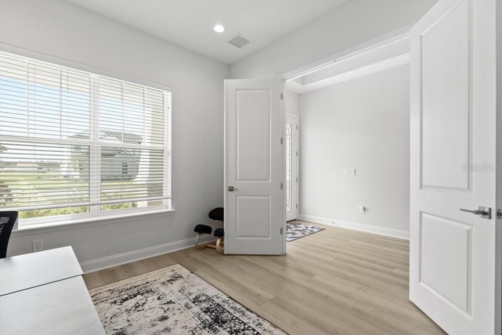 En Venta: $635,000 (4 camas, 3 baños, 2730 Pies cuadrados)