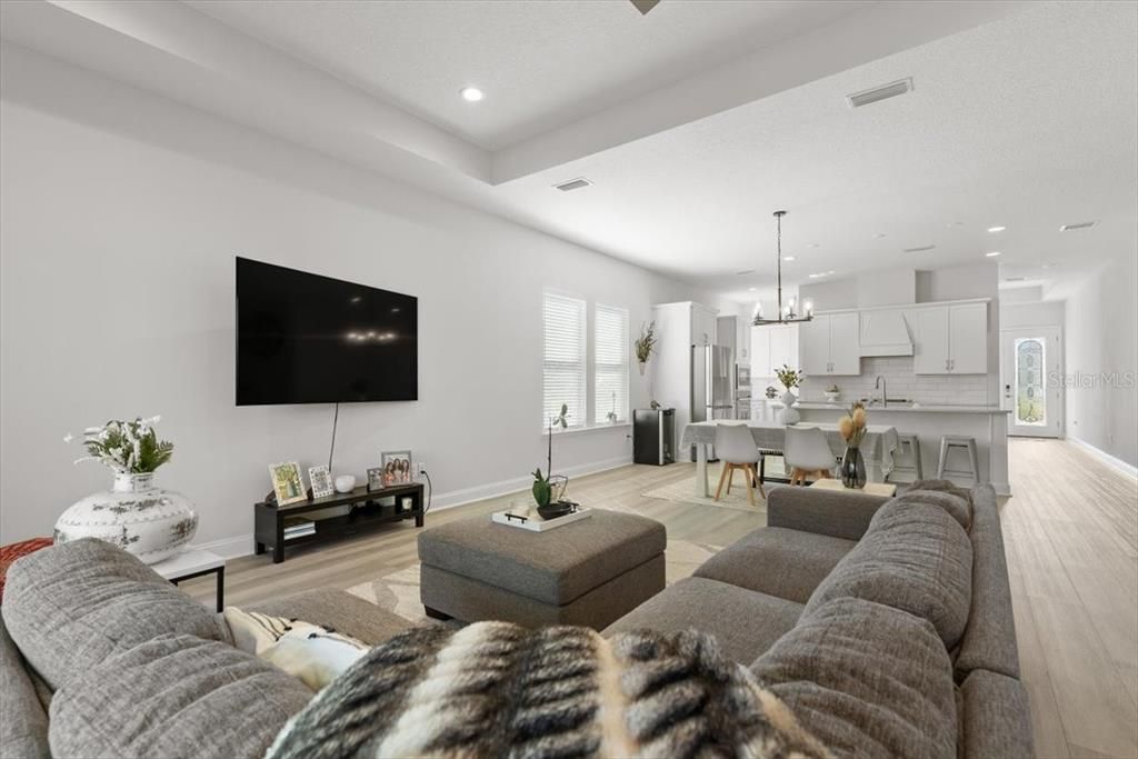 En Venta: $635,000 (4 camas, 3 baños, 2730 Pies cuadrados)