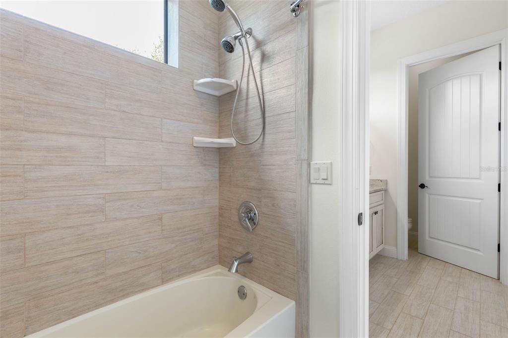 待售: $1,399,000 (5 贝兹, 4 浴室, 4079 平方英尺)