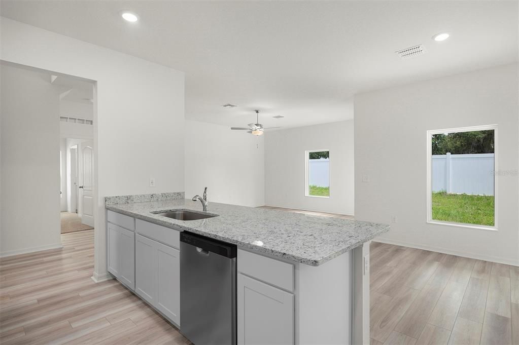 待售: $414,900 (5 贝兹, 2 浴室, 2461 平方英尺)