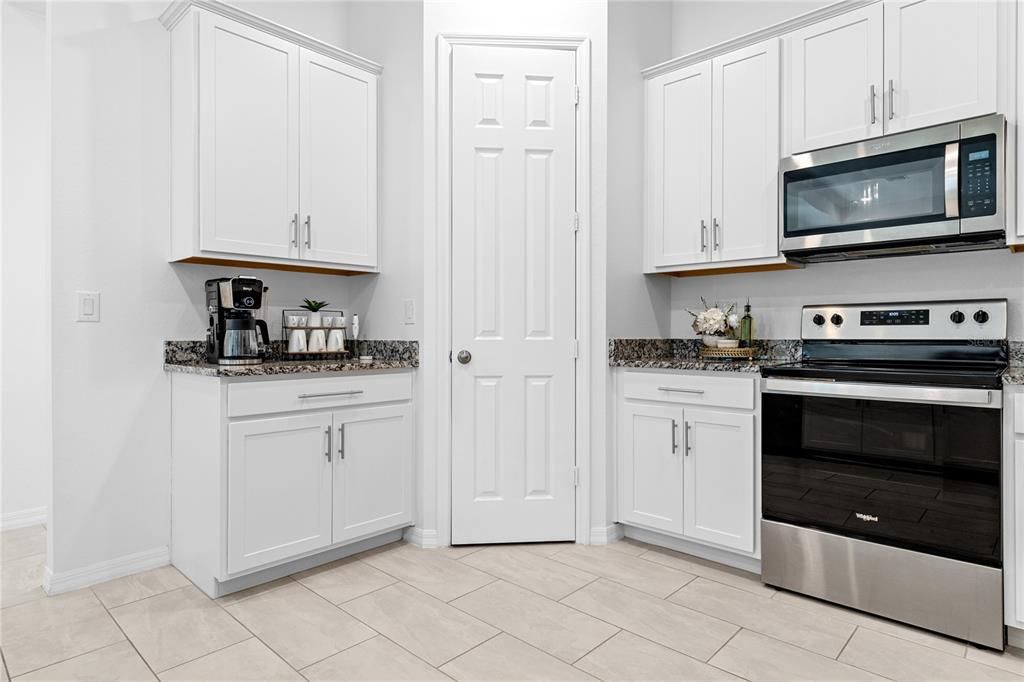 待售: $519,000 (4 贝兹, 3 浴室, 2396 平方英尺)