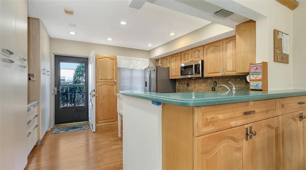 На продажу: $538,000 (2 спален, 2 ванн, 1233 Квадратных фут)