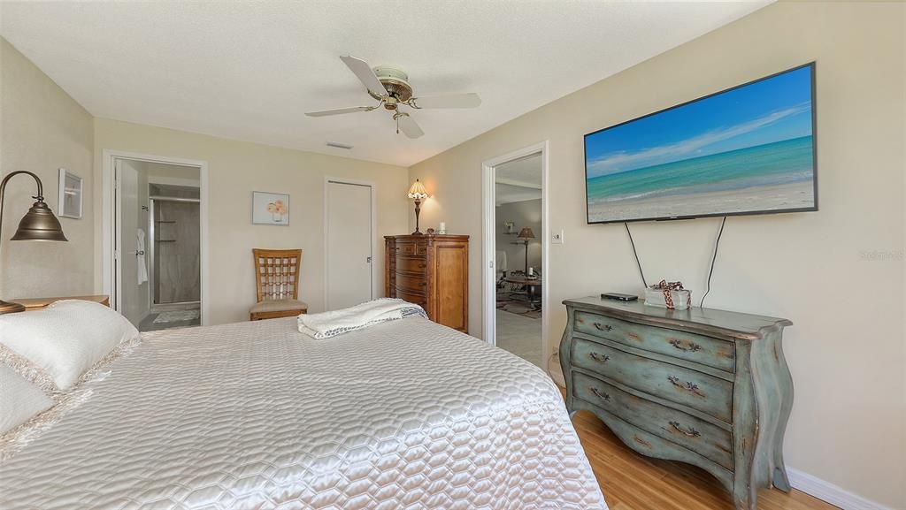 На продажу: $538,000 (2 спален, 2 ванн, 1233 Квадратных фут)