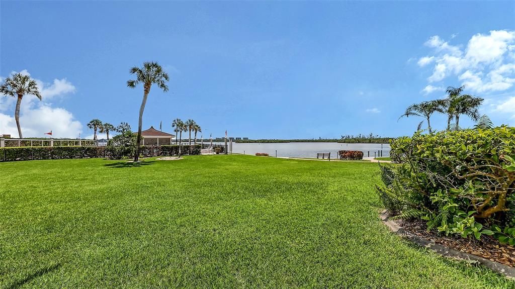 На продажу: $538,000 (2 спален, 2 ванн, 1233 Квадратных фут)