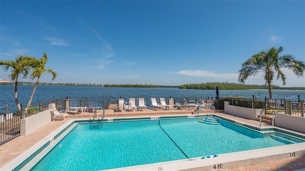 На продажу: $538,000 (2 спален, 2 ванн, 1233 Квадратных фут)