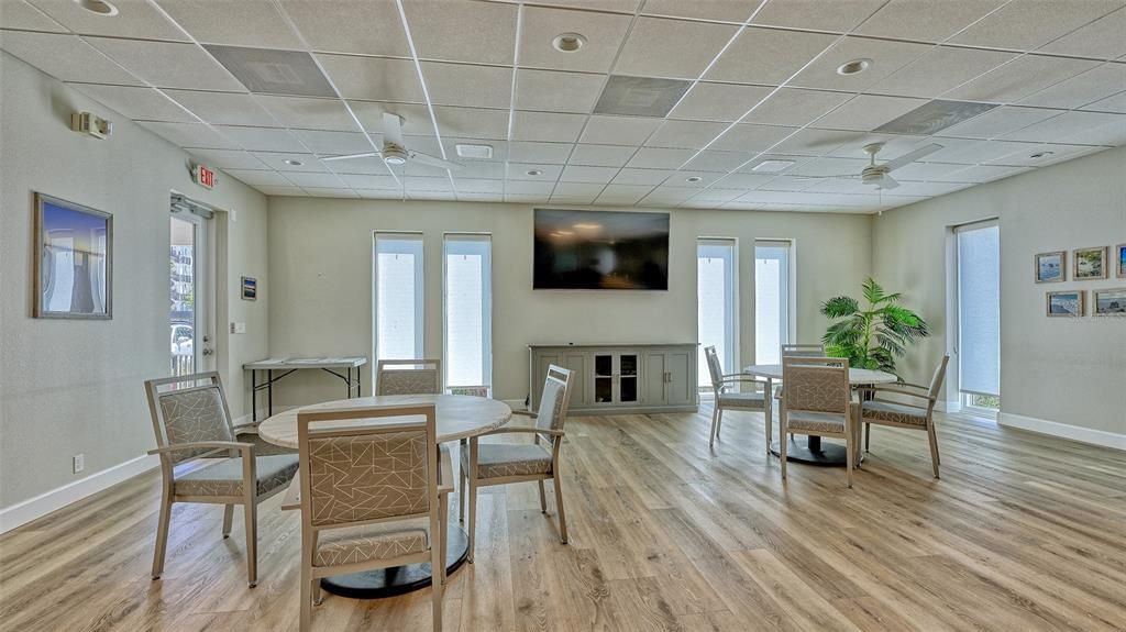 На продажу: $538,000 (2 спален, 2 ванн, 1233 Квадратных фут)