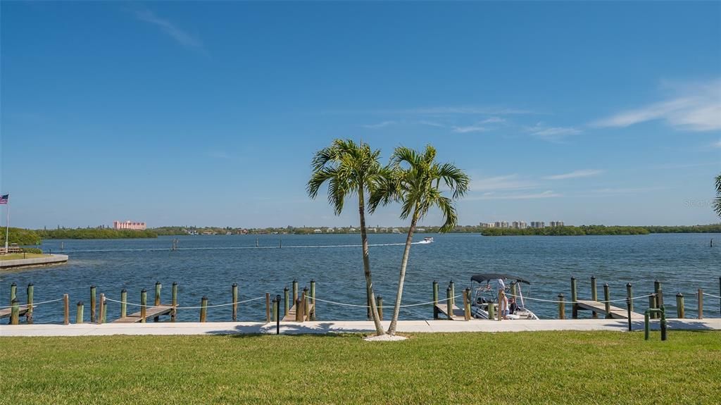 На продажу: $538,000 (2 спален, 2 ванн, 1233 Квадратных фут)