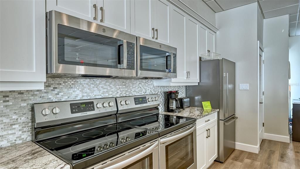 На продажу: $538,000 (2 спален, 2 ванн, 1233 Квадратных фут)