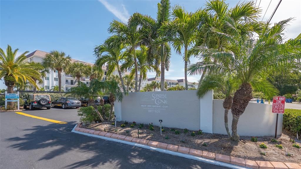 На продажу: $538,000 (2 спален, 2 ванн, 1233 Квадратных фут)