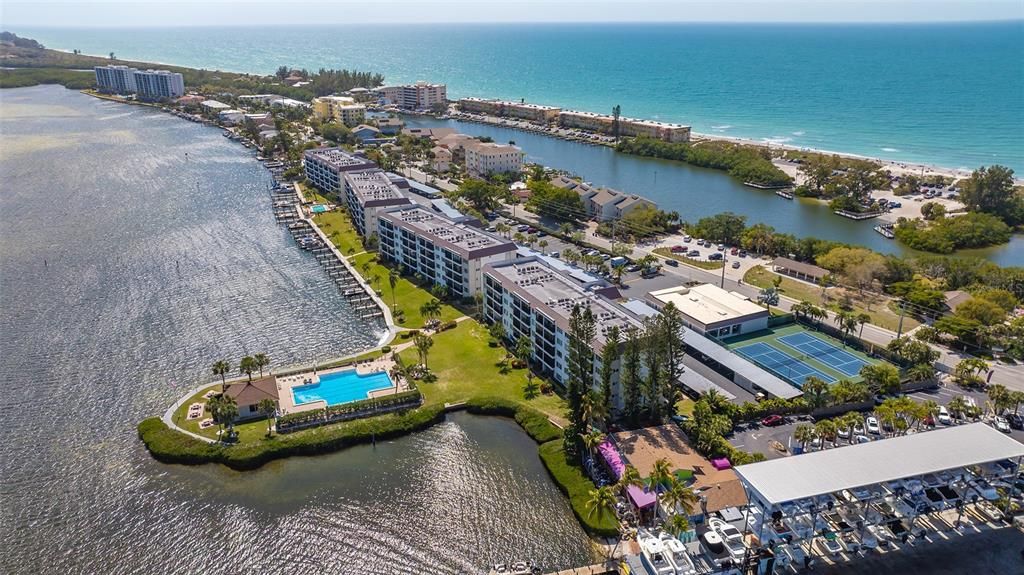 На продажу: $538,000 (2 спален, 2 ванн, 1233 Квадратных фут)