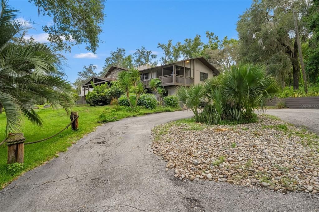 合同活跃: $799,000 (9 贝兹, 4 浴室, 5104 平方英尺)