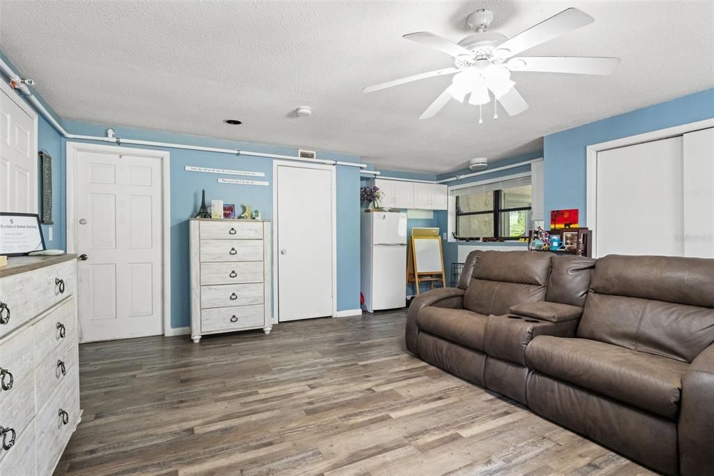 合同活跃: $799,000 (9 贝兹, 4 浴室, 5104 平方英尺)