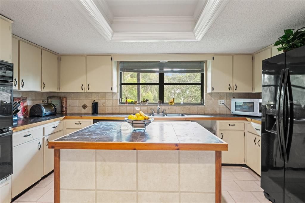 合同活跃: $799,000 (9 贝兹, 4 浴室, 5104 平方英尺)