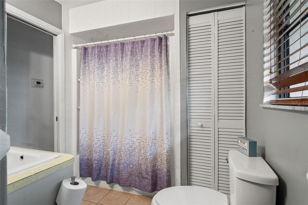 合同活跃: $799,000 (9 贝兹, 4 浴室, 5104 平方英尺)