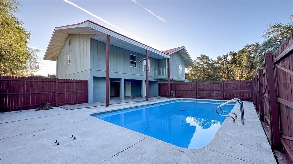 For Sale: $364,900 (5 beds, 3 baths, 2635 Square Feet)