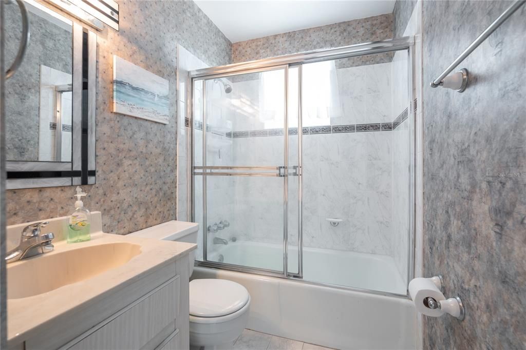 待售: $284,500 (2 贝兹, 2 浴室, 1235 平方英尺)