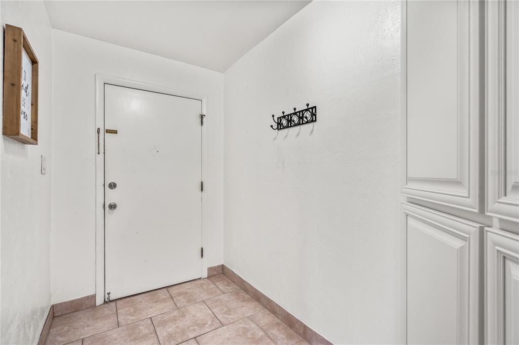 待售: $284,500 (2 贝兹, 2 浴室, 1235 平方英尺)