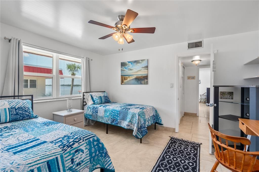 待售: $284,500 (2 贝兹, 2 浴室, 1235 平方英尺)