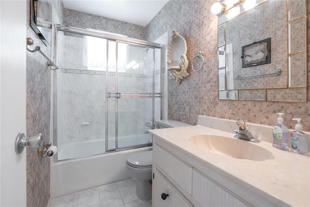 待售: $284,500 (2 贝兹, 2 浴室, 1235 平方英尺)