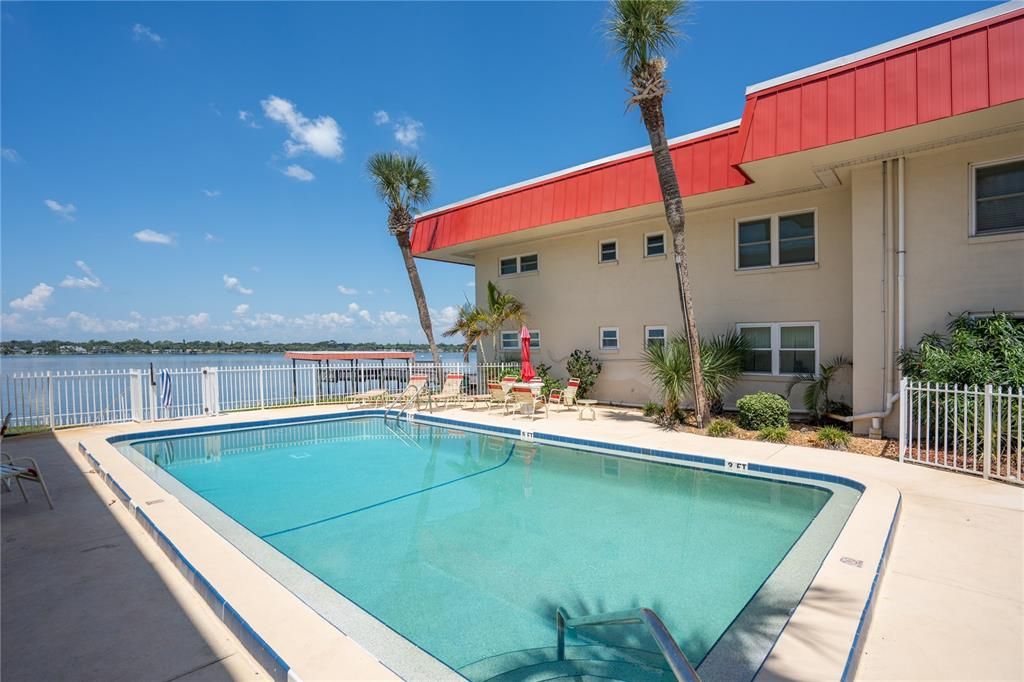 待售: $284,500 (2 贝兹, 2 浴室, 1235 平方英尺)