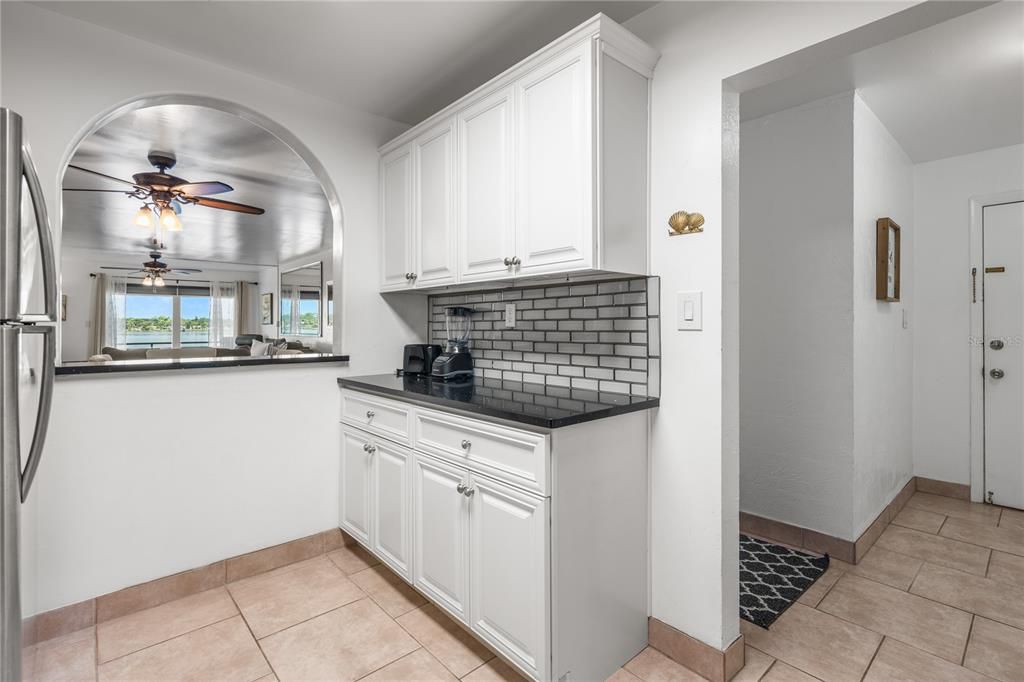 待售: $284,500 (2 贝兹, 2 浴室, 1235 平方英尺)