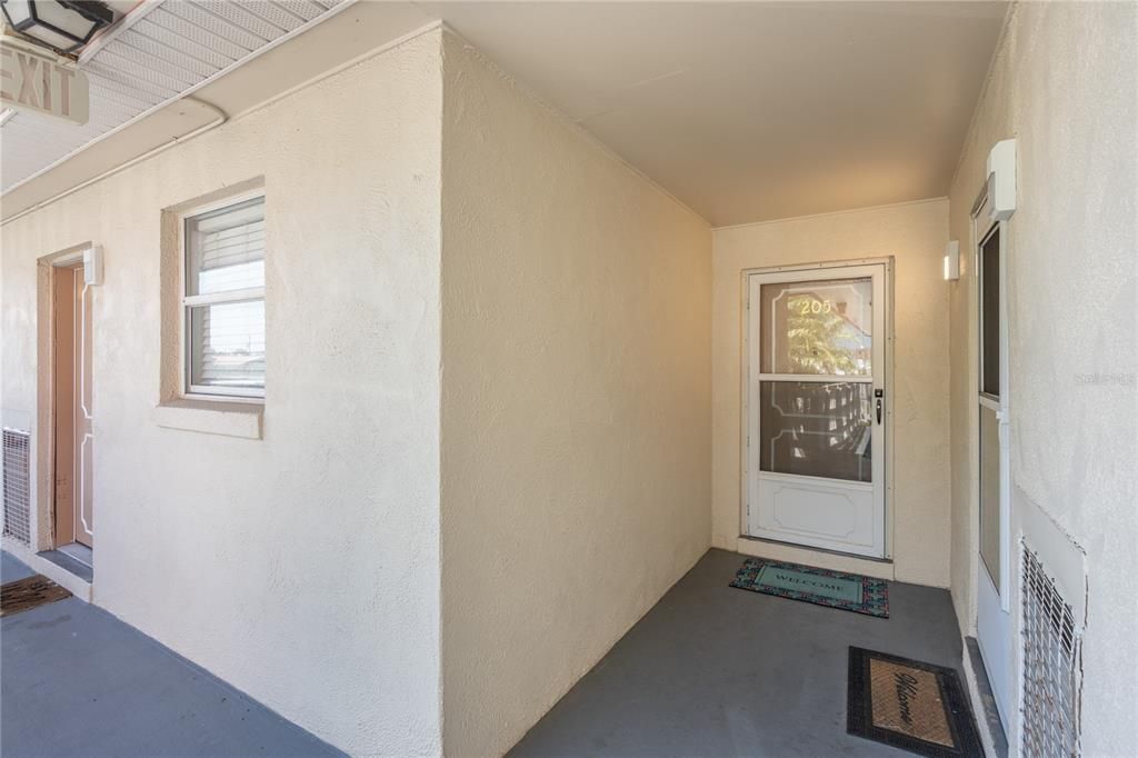 待售: $284,500 (2 贝兹, 2 浴室, 1235 平方英尺)