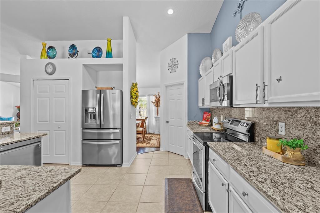 Activo con contrato: $477,990 (5 camas, 3 baños, 2689 Pies cuadrados)