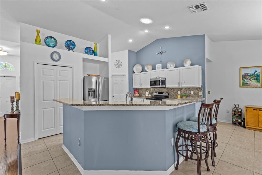 Activo con contrato: $477,990 (5 camas, 3 baños, 2689 Pies cuadrados)