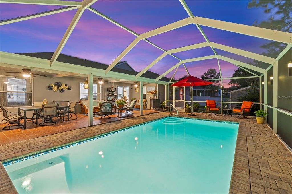 Activo con contrato: $477,990 (5 camas, 3 baños, 2689 Pies cuadrados)