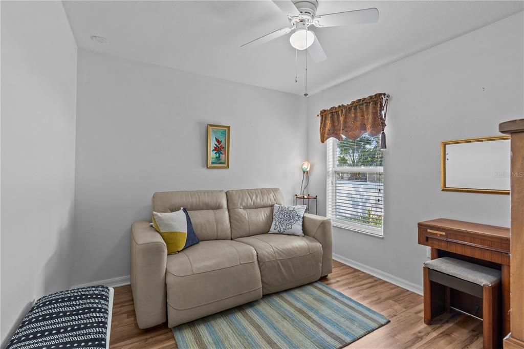 Activo con contrato: $477,990 (5 camas, 3 baños, 2689 Pies cuadrados)