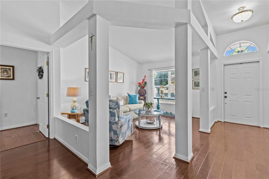 Activo con contrato: $477,990 (5 camas, 3 baños, 2689 Pies cuadrados)