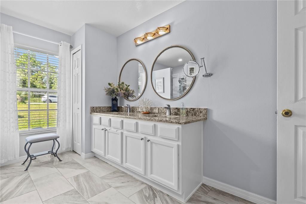 Activo con contrato: $477,990 (5 camas, 3 baños, 2689 Pies cuadrados)