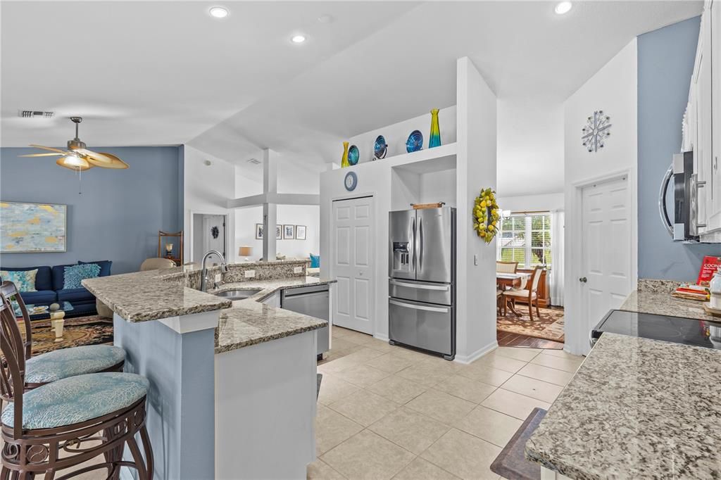 Activo con contrato: $477,990 (5 camas, 3 baños, 2689 Pies cuadrados)