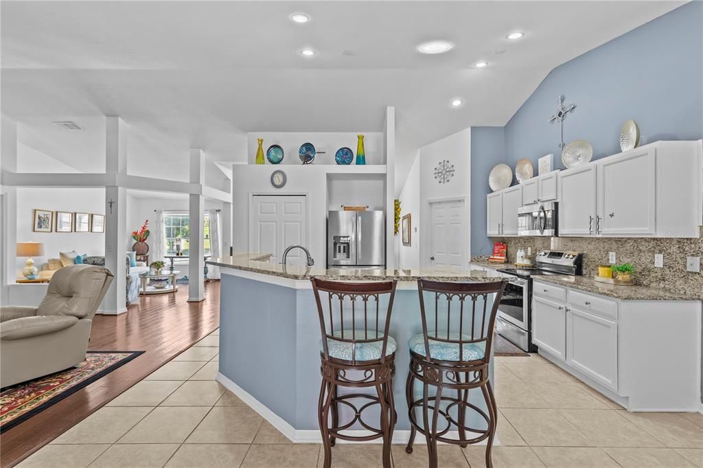 Activo con contrato: $477,990 (5 camas, 3 baños, 2689 Pies cuadrados)