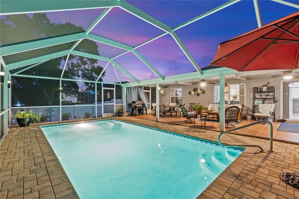 Activo con contrato: $477,990 (5 camas, 3 baños, 2689 Pies cuadrados)