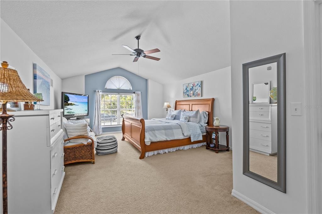 Activo con contrato: $477,990 (5 camas, 3 baños, 2689 Pies cuadrados)