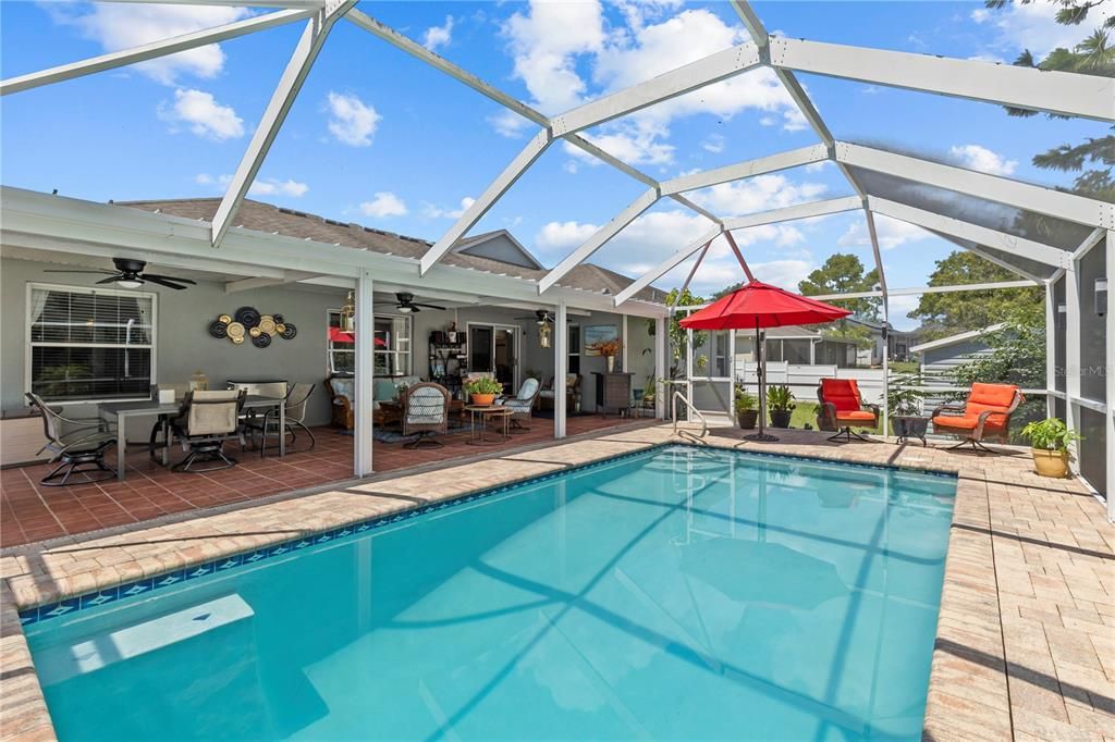 Activo con contrato: $477,990 (5 camas, 3 baños, 2689 Pies cuadrados)