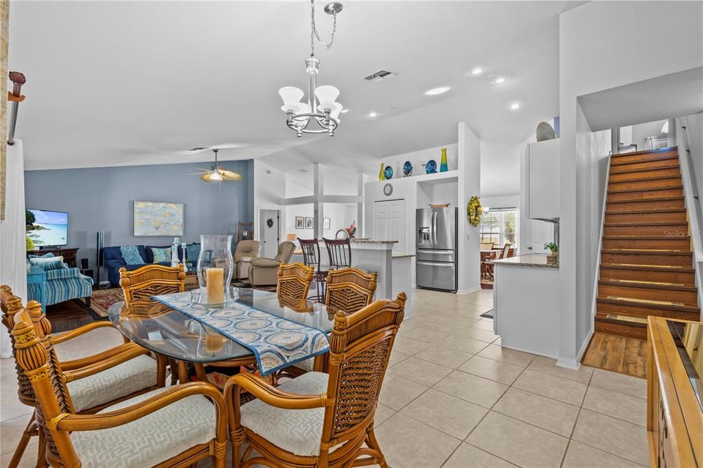 Activo con contrato: $477,990 (5 camas, 3 baños, 2689 Pies cuadrados)