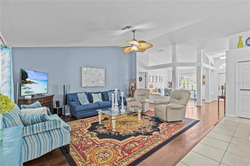 Activo con contrato: $477,990 (5 camas, 3 baños, 2689 Pies cuadrados)