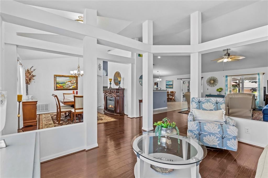 Activo con contrato: $477,990 (5 camas, 3 baños, 2689 Pies cuadrados)