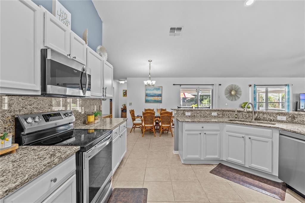 Activo con contrato: $477,990 (5 camas, 3 baños, 2689 Pies cuadrados)