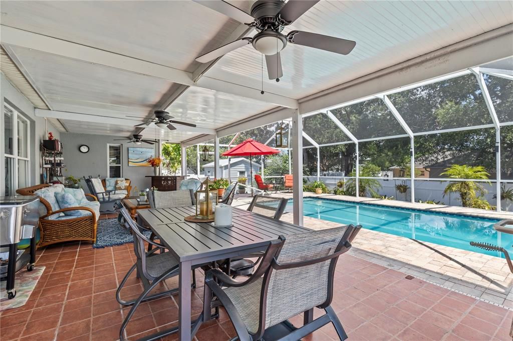 Activo con contrato: $477,990 (5 camas, 3 baños, 2689 Pies cuadrados)